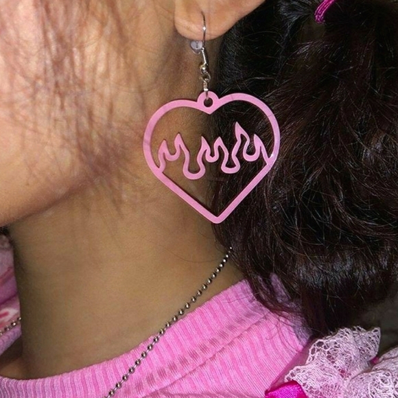 Jewelry - pink flame heart earrings